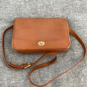 Coach city bag tan leather crossbody vintage